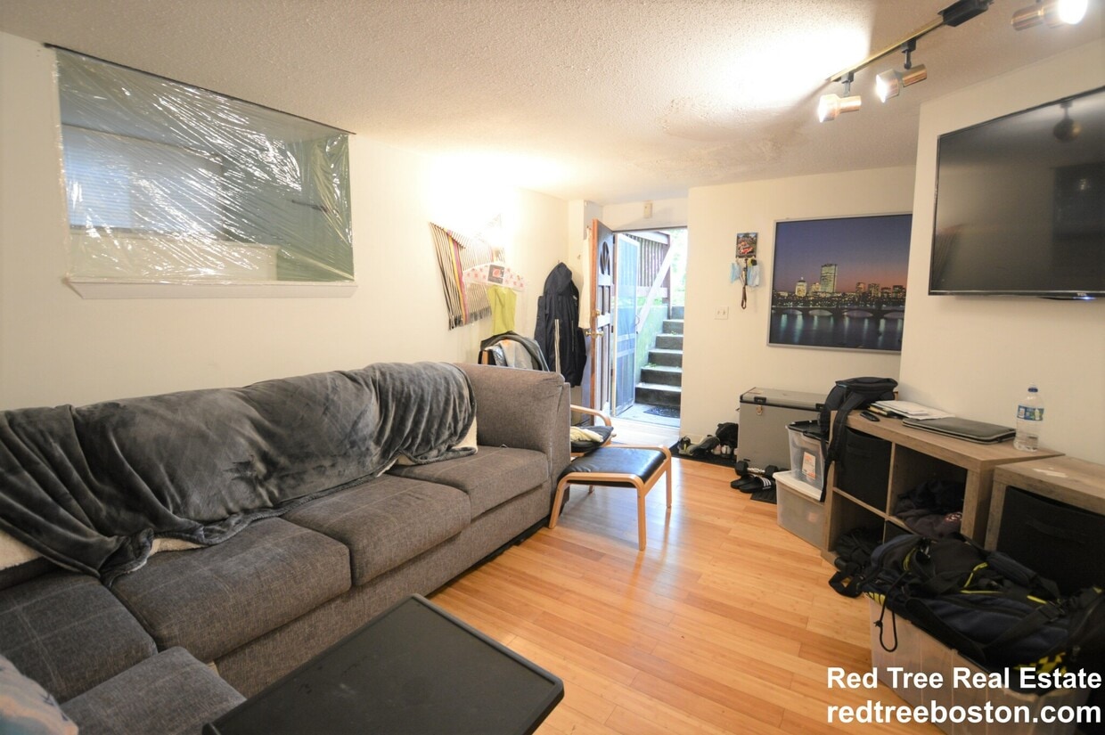 Photo - 21 Kinross Rd. Unit 1