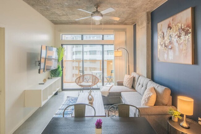 Foto del edificio - 333 E Roosevelt St