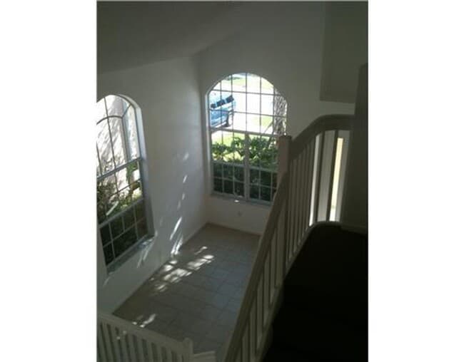 Building Photo - 9829 Scribner Ln