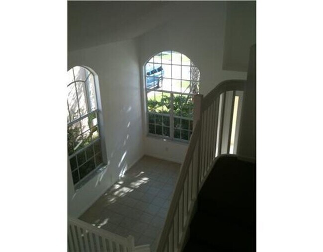 Foto del edificio - 9829 Scribner Ln