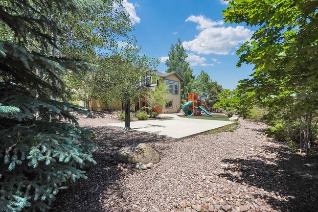 Building Photo - 10261 Meadow Mist Ct