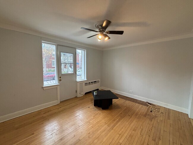 Photo du bâtiment - 3 BED - 1 BATH - OTTAWA - APARTMENT