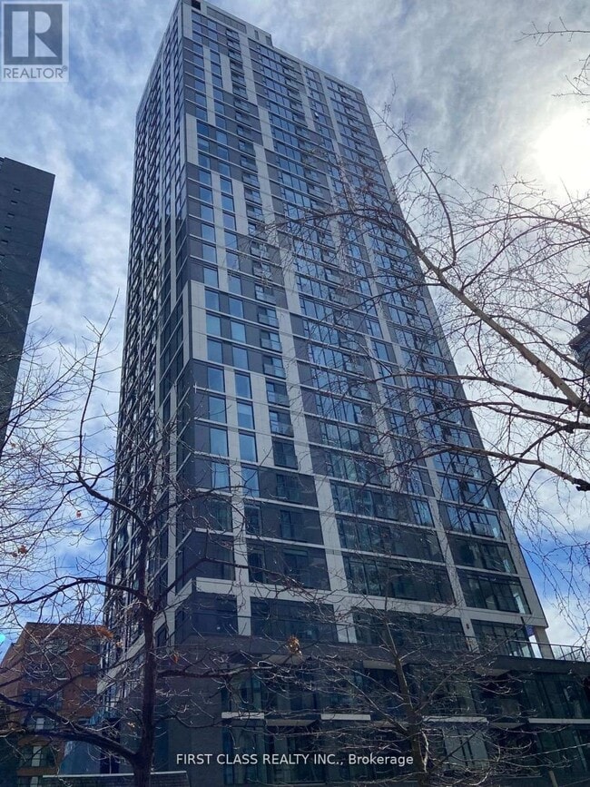 Building Photo - 65 Mutual St