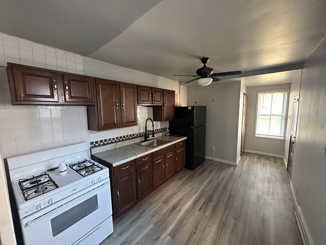 Building Photo - Carpenter Home