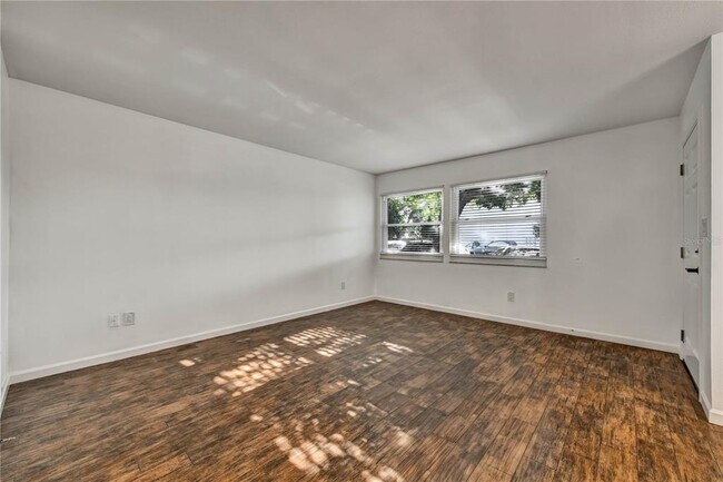 Foto del edificio - 3109 W Horatio St