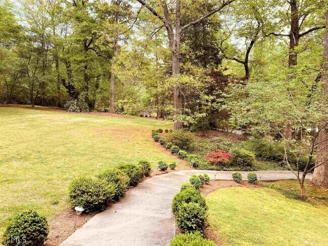 Building Photo - 2489 Hembree Dr