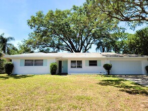 Building Photo - 1512 Picardy Cir