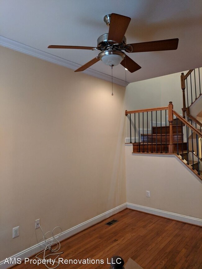 Building Photo - 3 br, 2.5 bath House - 1451 Washington Blvd