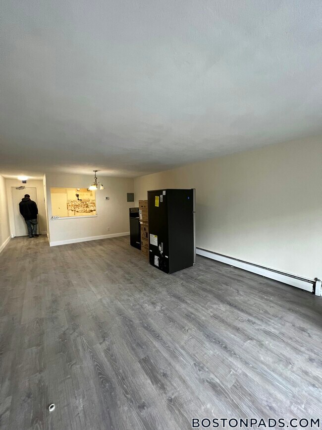 Foto del edificio - 24 Whites Ave