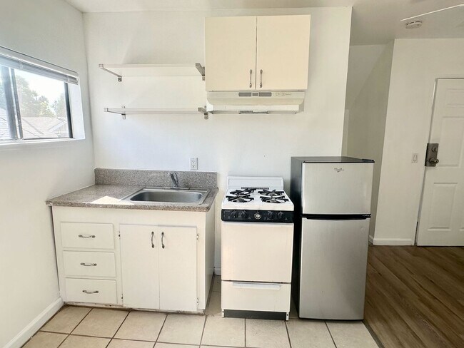 Foto del edificio - 1060 E 6th St