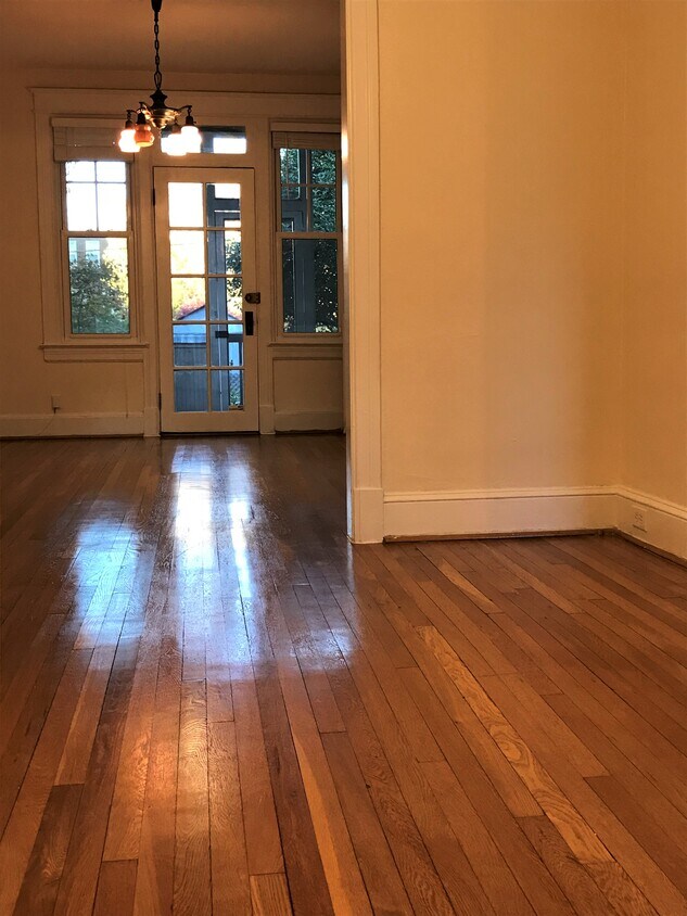 Foto principal - 1816 A St SE