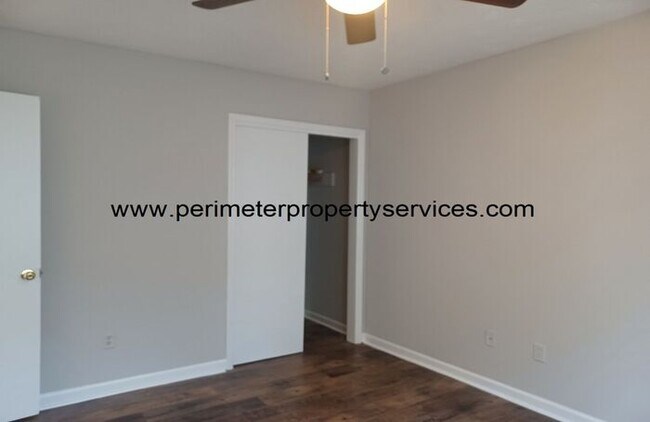 Building Photo - Come See this Amazing Apartment Today!