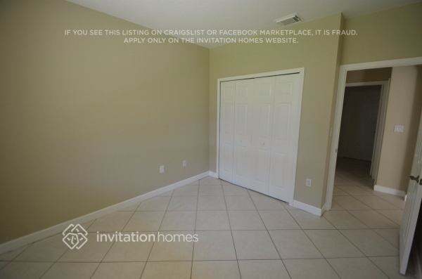 Building Photo - 13100 SW 54th Ct