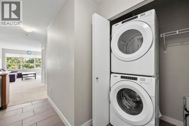 Building Photo - 6800 Eckersley Rd