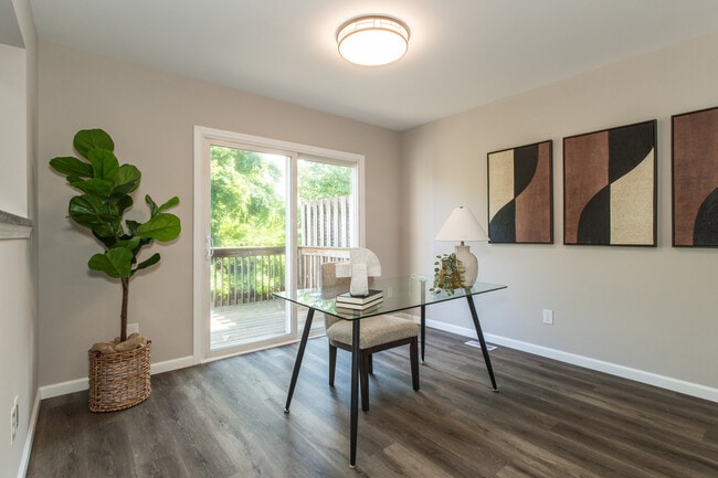 Building Photo - 818 William Howard Taft Rd