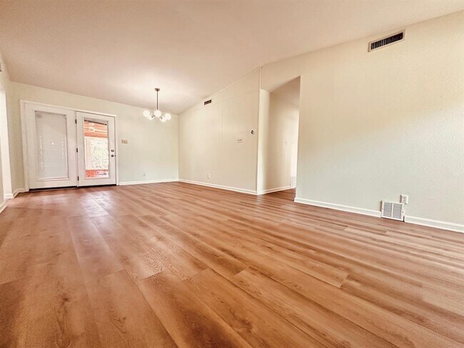 Building Photo - 7517 Eastcrest Dr