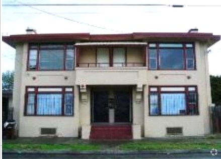 Building Photo - 622 12th St