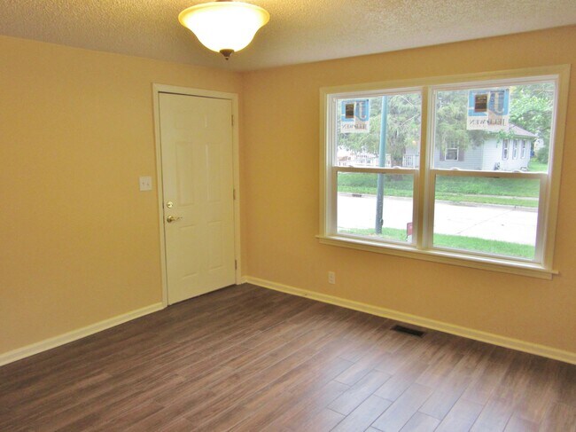 Foto del edificio - 406 W Maple St