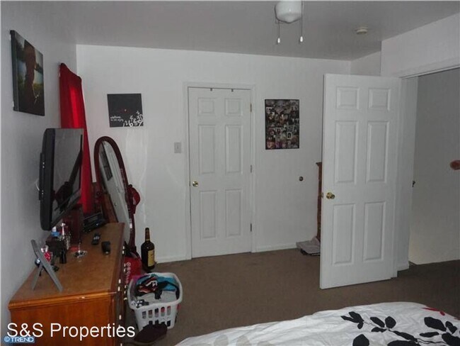 Foto del edificio - 2 br, 1 bath Apartment - 2620 Poplar Street
