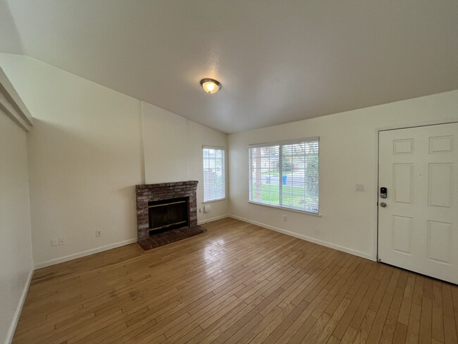 Building Photo - 1620 Rodeo Way