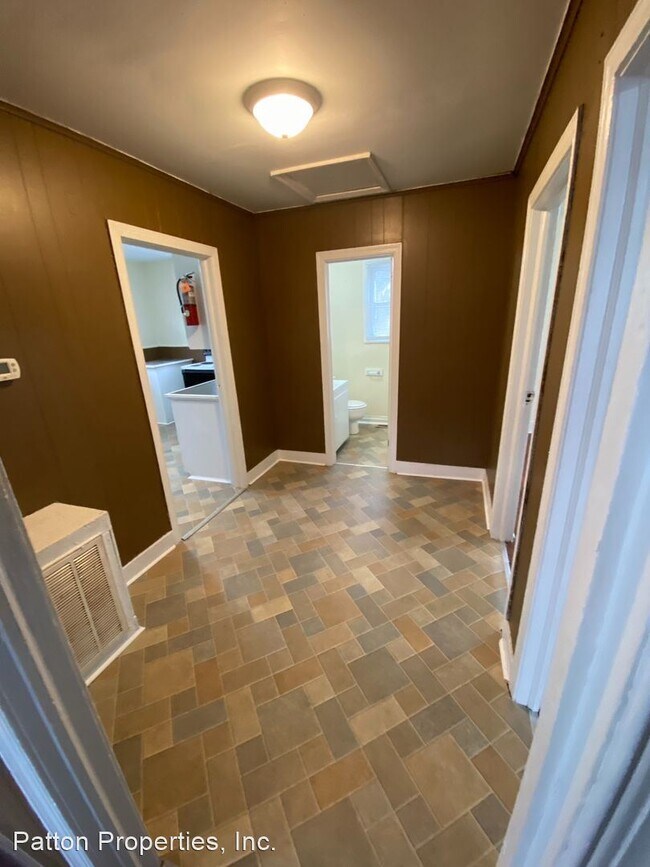 Building Photo - 2 br, 1 bath House - 2413 Sara Matthews Rd.