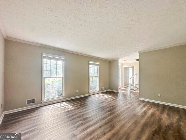 Building Photo - 561 Chatham Trail