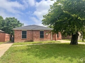 Building Photo - 1949 Kraft St
