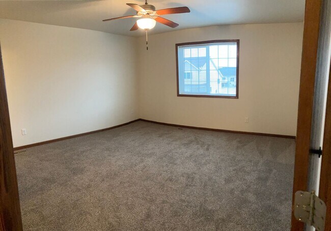 Building Photo - 1236 S Beach Way