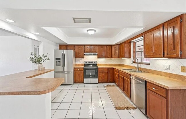 Building Photo - 1550 Dorchester St