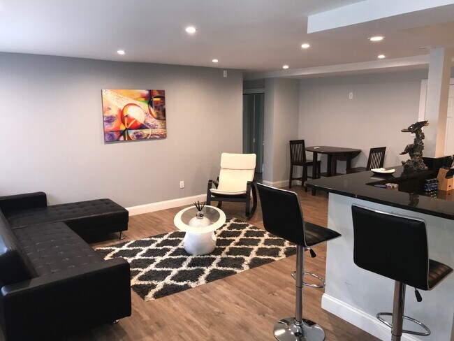 Foto del edificio - 3900 Tunlaw Rd NW