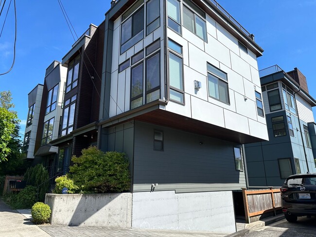 Gorgeous Greenlake Townhouse with Parking - Gorgeous Greenlake Townhouse with Parking