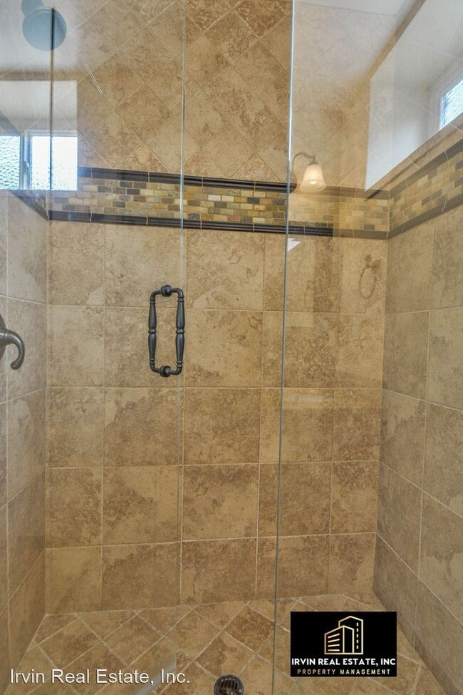 Building Photo - 4 br, 3.5 bath House - 1613 Canary Drive