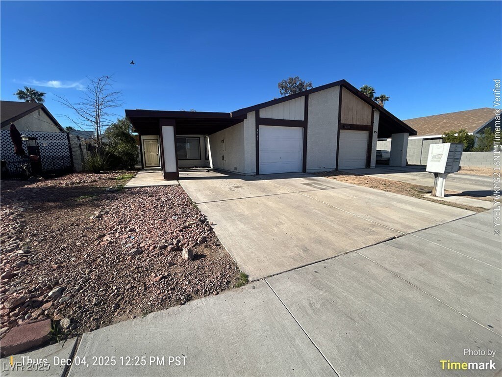 Foto principal - 4749 Woodlake Ave