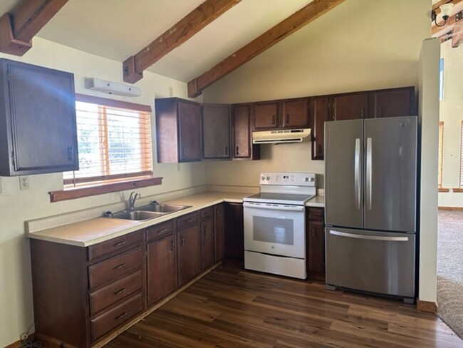 Foto del edificio - 2 bedroom home in quiet mobile home park i...