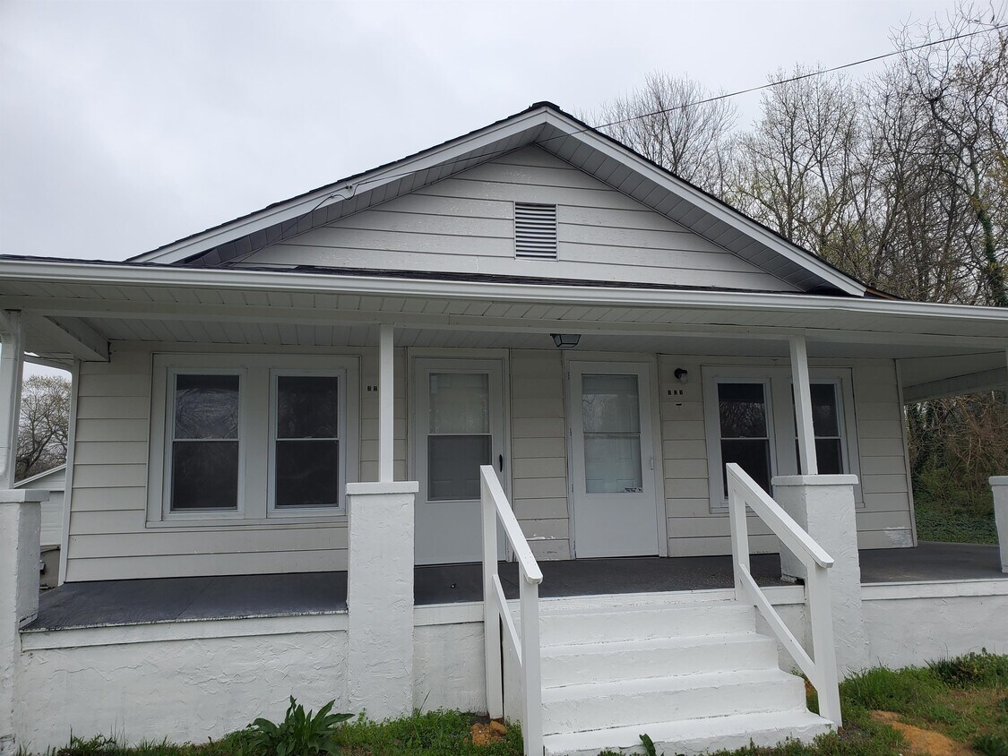 Primary Photo - 321 Walker St