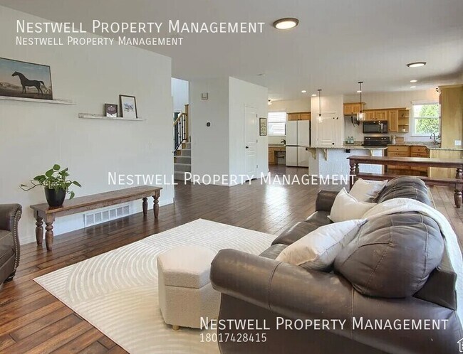 Foto del edificio - Beautiful 4-bed Traditional Home in Riverd...