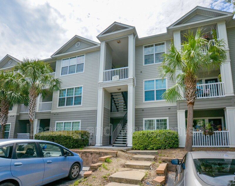Foto principal - 700 Daniel Ellis Dr