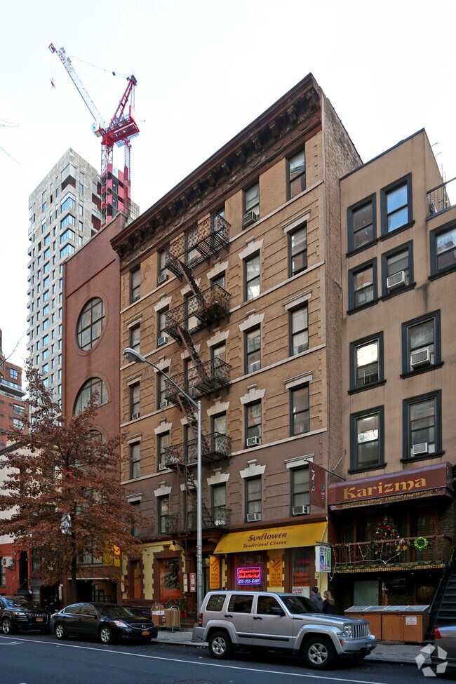 Foto del edificio - 246 E 51st St