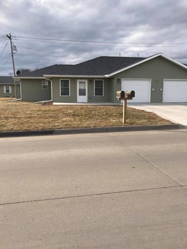 Building Photo - 1308 Trojan Rd