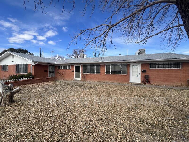 Primary Photo - 7013 Trumbull Ave SE
