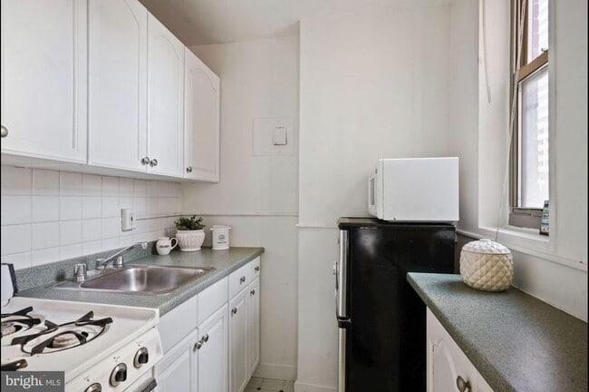 Building Photo - 1121 ARLINGTON