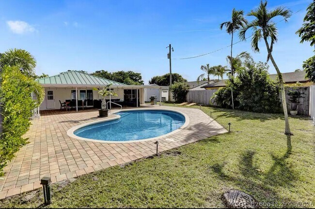 Foto del edificio - 630 Curlew Rd