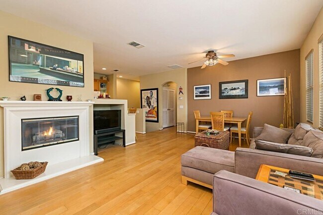 Foto del edificio - Charming and Bright Condo Available Soon!