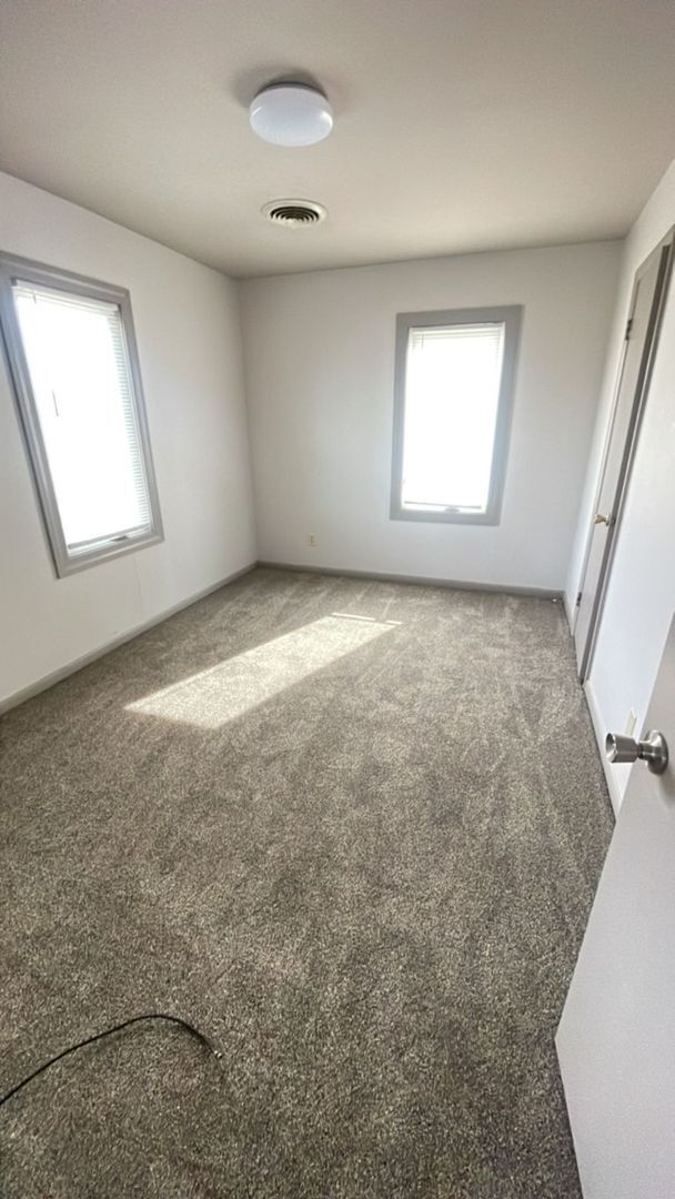 Foto del edificio - 3 Bedroom, 1 Bathroom House with Attached Garage