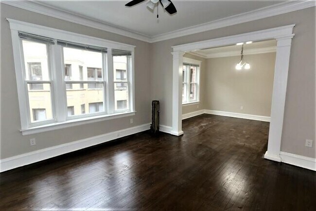 Building Photo - 1 bedroom in Chicago IL 60640