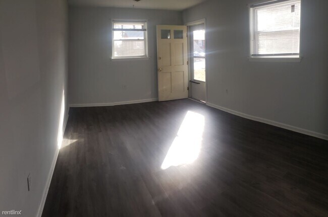 Building Photo - 2 br, 1 bath  - 312 Prince Albert Ave