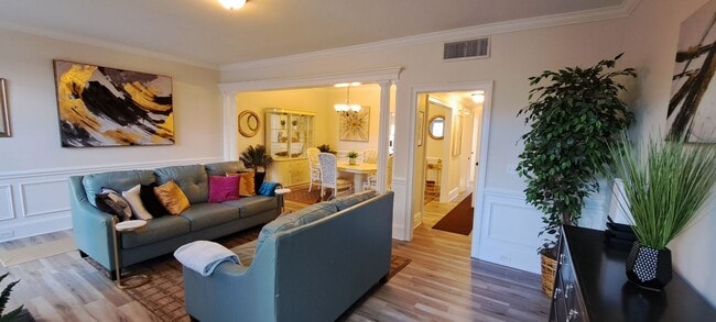 Building Photo - Gorgeous Furnished Three Bedroom Condo- Shorter/Long Term Leases Acceptable!