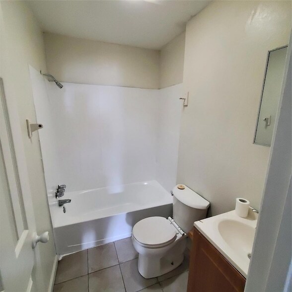 Foto del edificio - 4205 Metropolitan Ave