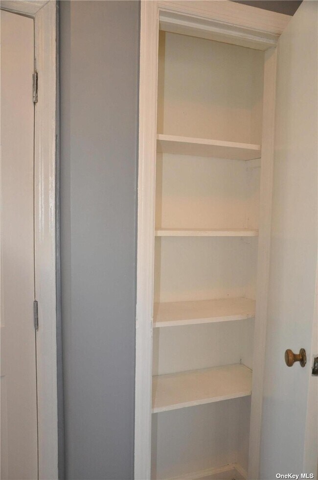 Foto del edificio - 217-06 104th Ave