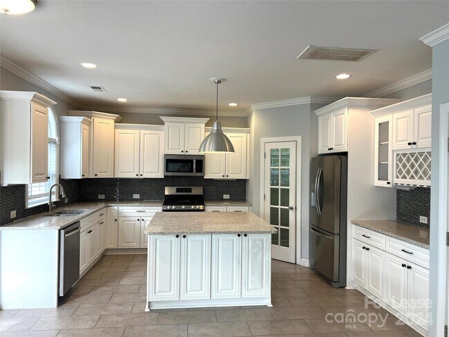Foto del edificio - 9539 Indian Beech Ave NW